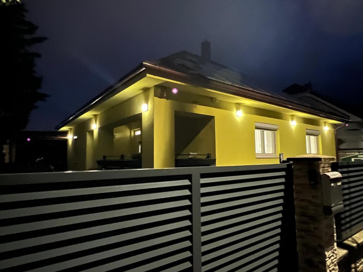 Star Street Home Mosonmagyaróvár Exterior foto